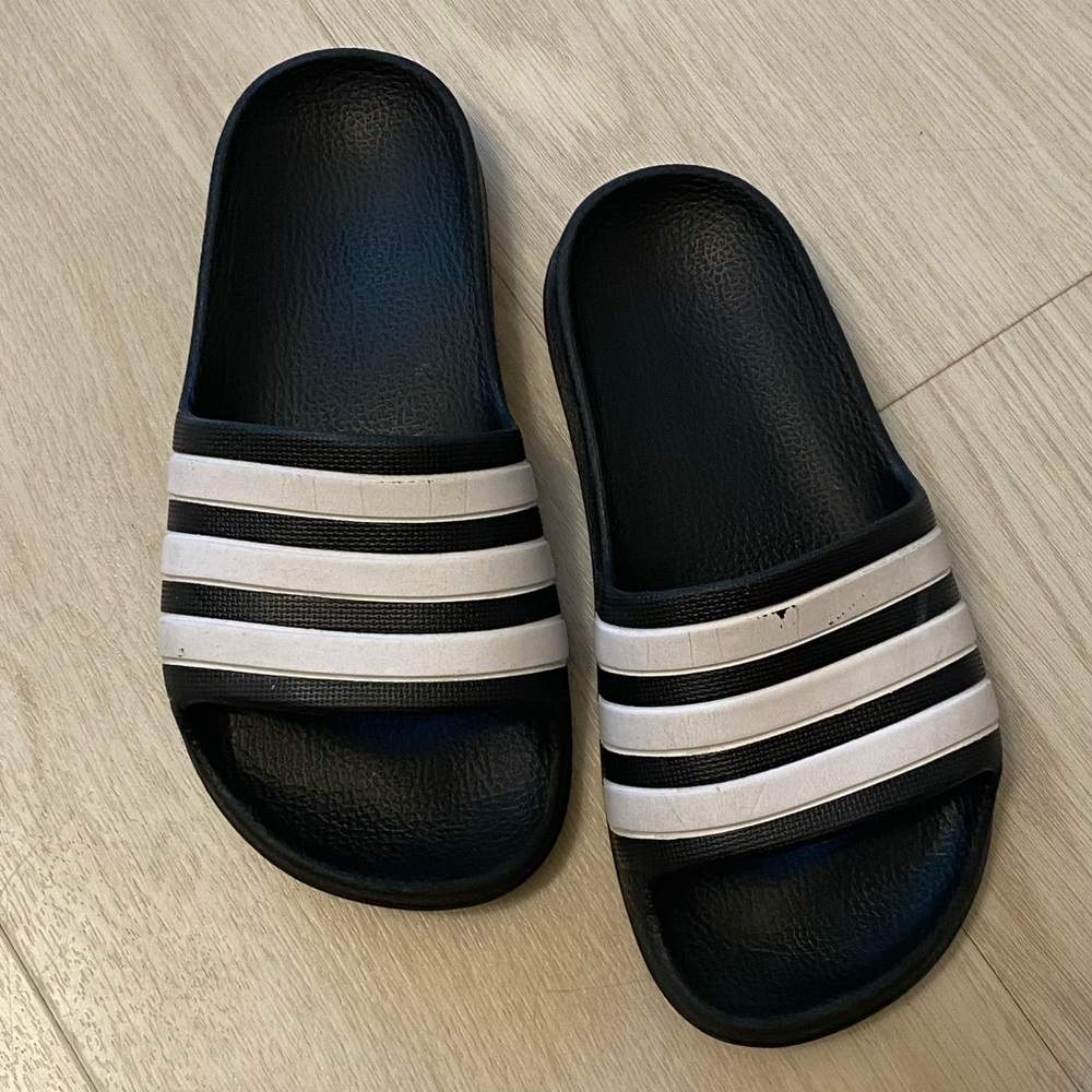 Adidas slides - Picture 5 of 6